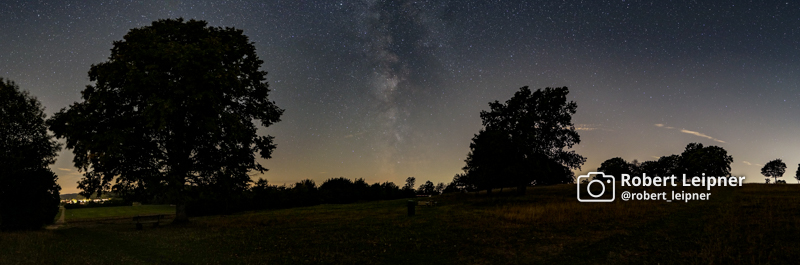 Panorama Aufnahme der Milchstraße in der Natur