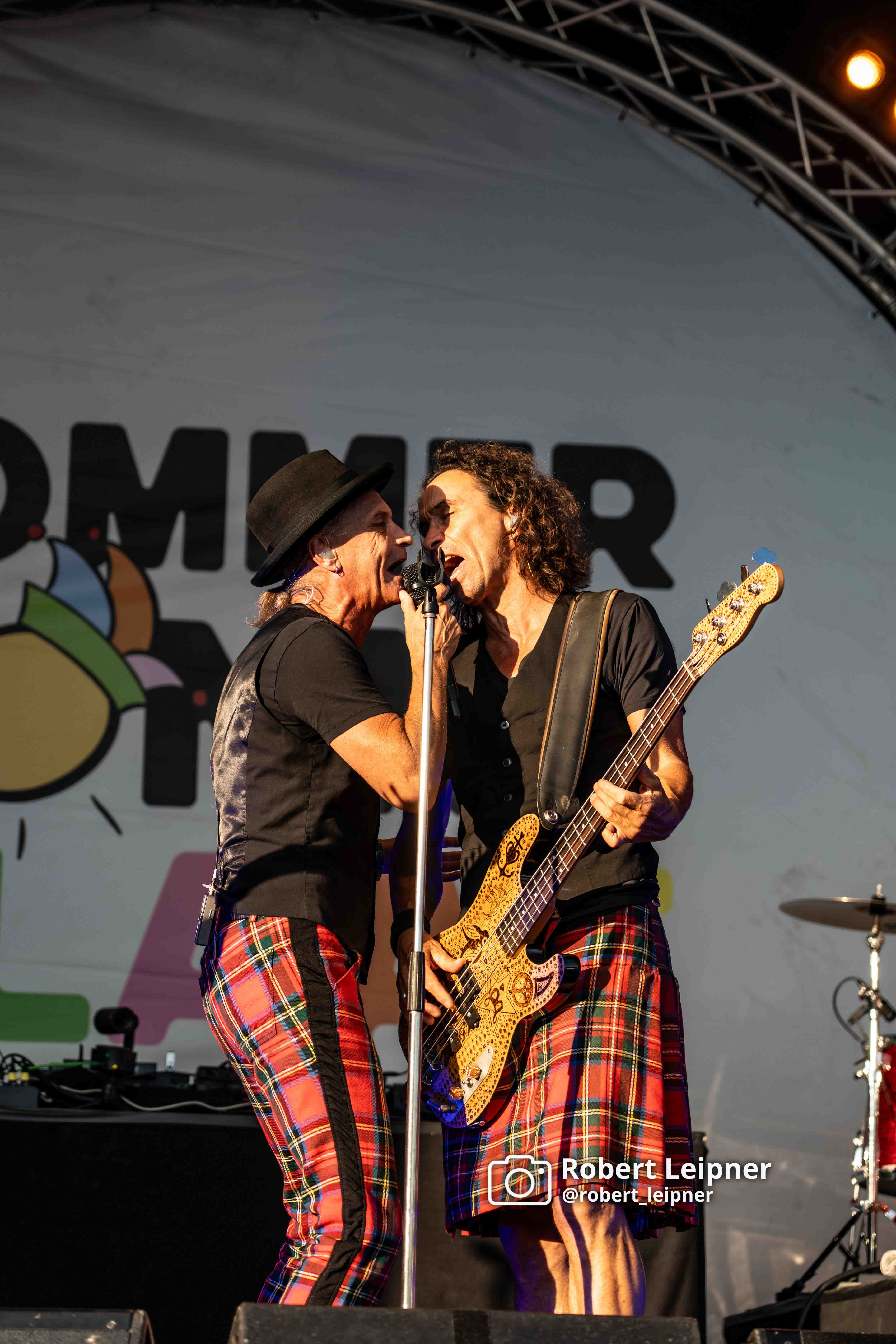 Auftritt von der Karnevalsband brings auf dem Festival Sommer Sonne Alaaf in Schloss Neuhaus