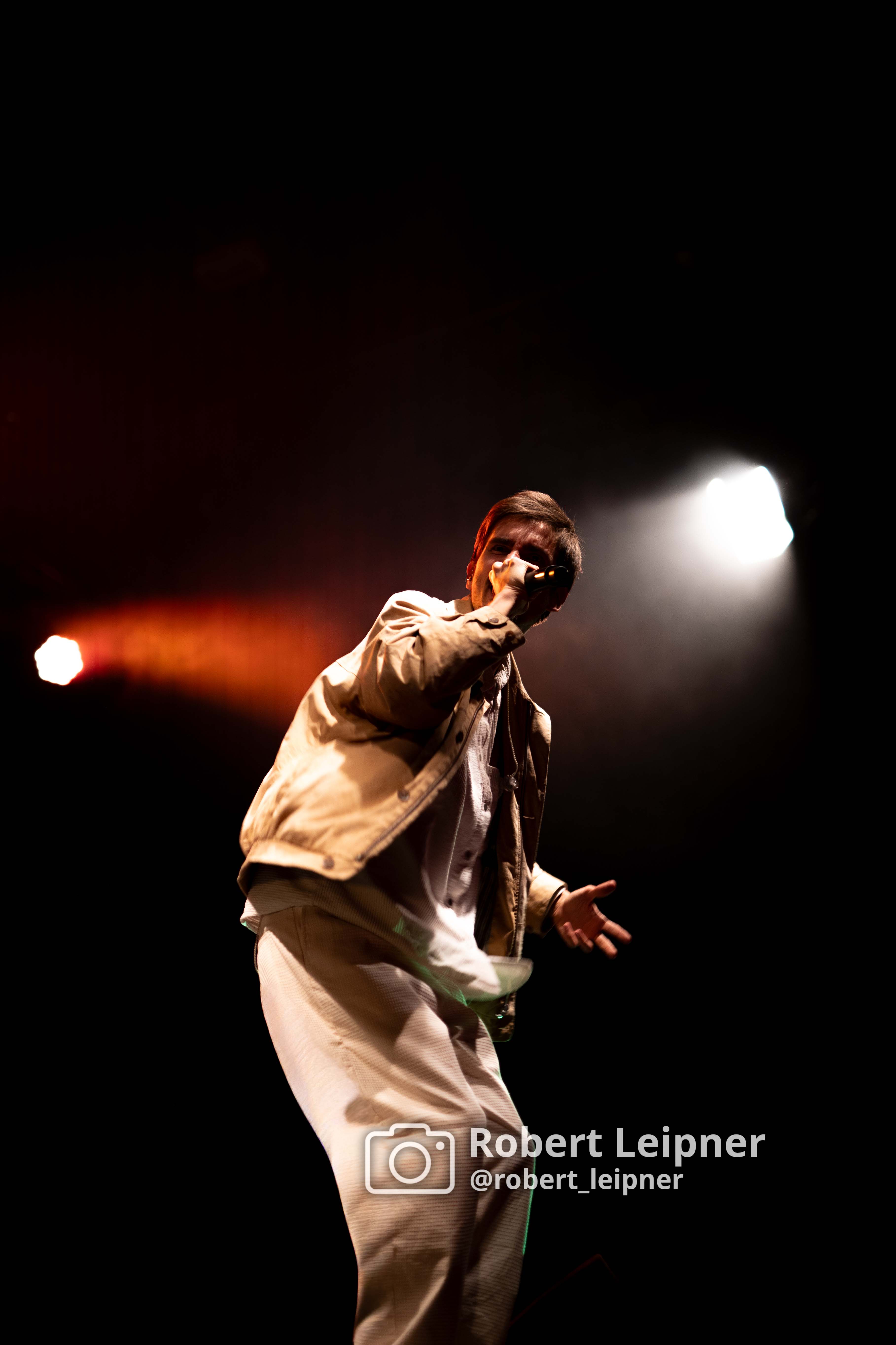 Sänger im Rampenlicht beim Konzert im Batschkapp in Frankfurt