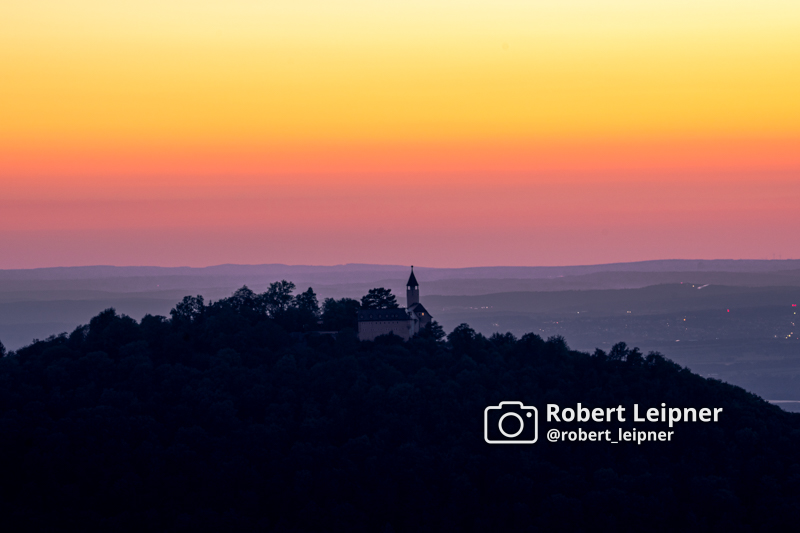 Die Burg Teck bei Kirchheim bei Sonnenuntergang