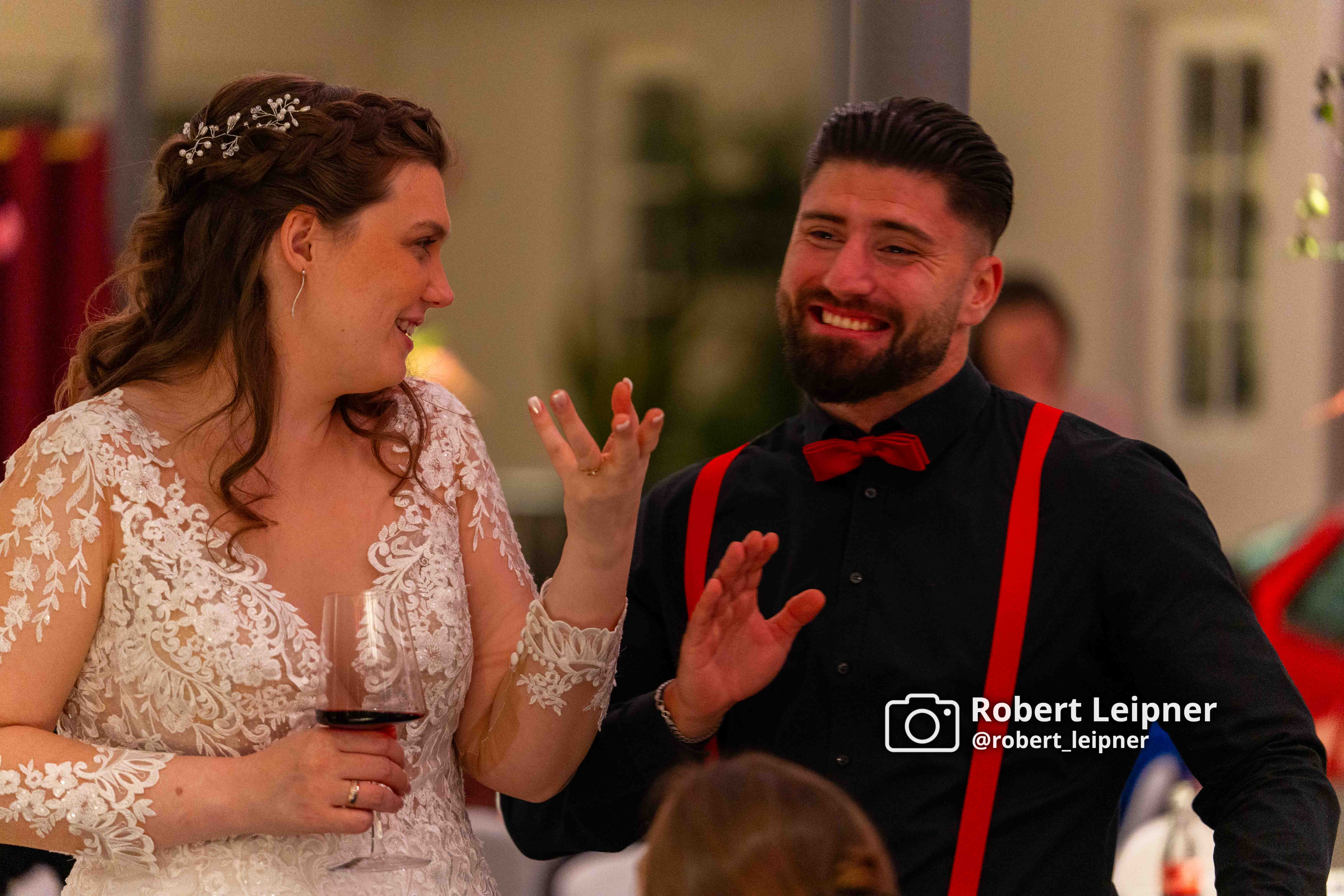 ausgelassene Stimmung auf der Hochzeitsfeier